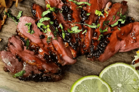 Restaurant La Traboule � Yvoire - plat de cuisine traditionnelle